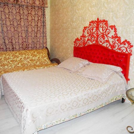 Goldstar Apartment Lviv Bagian luar foto