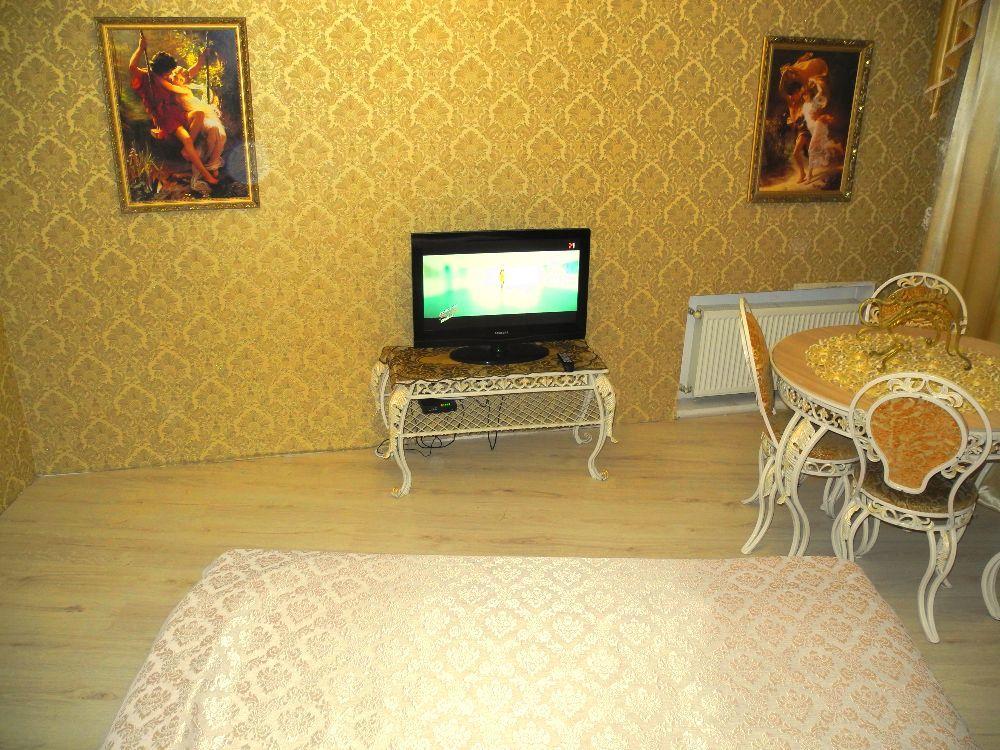 Goldstar Apartment Lviv Bagian luar foto